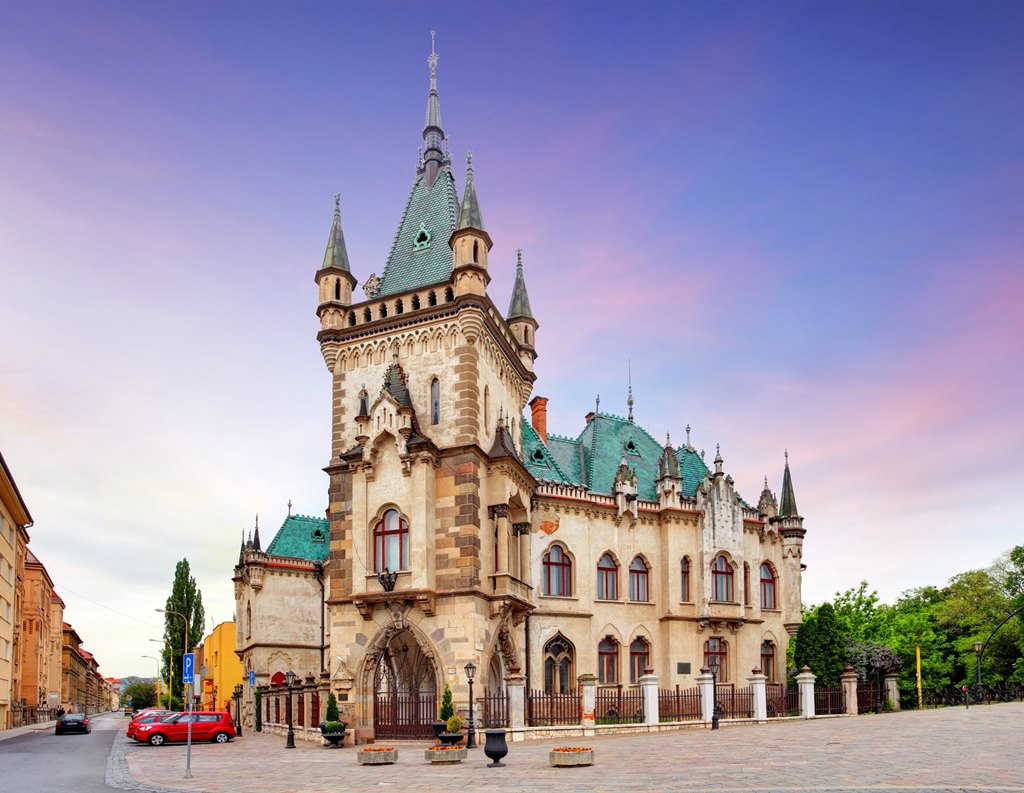 Чому все більше українців обирають навчання в Словаччині після 9 класу