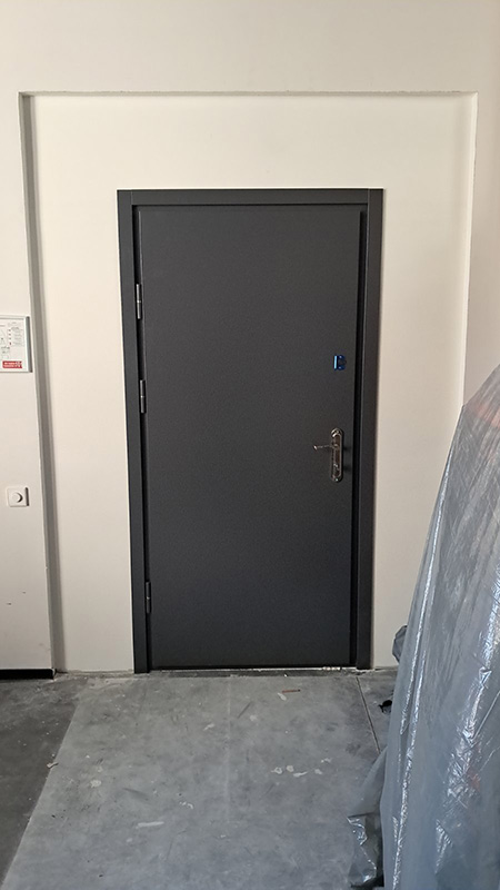 Важливість інвестиції в надійні протипожежні двері